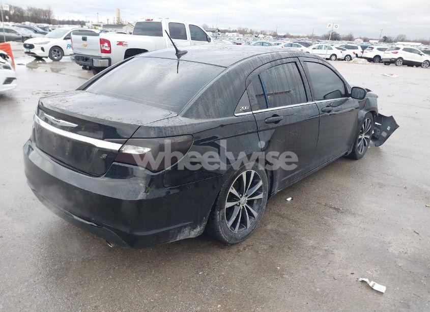 Photo 4 of 2012 Chrysler 200 S (VIN 1C3CCBHG6CN233751)