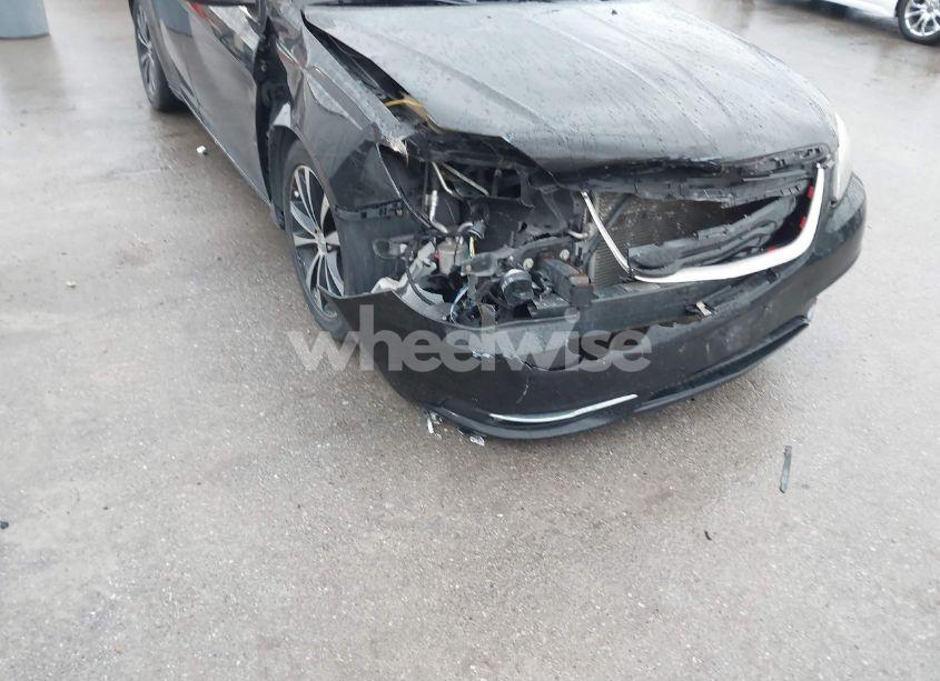 Photo 6 of 2012 Chrysler 200 S (VIN 1C3CCBHG6CN233751)