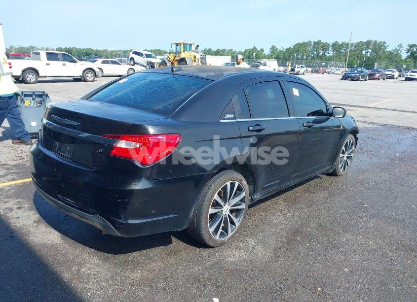 Photo 4 of 2012 Chrysler 200 S (VIN 1C3CCBHG7CN121654)