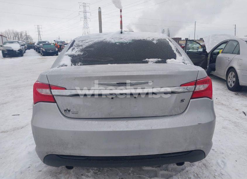 Photo 16 of 2012 Chrysler 200 S (VIN 1C3CCBHG7CN126725)