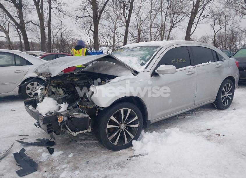 Photo 6 of 2012 Chrysler 200 S (VIN 1C3CCBHG7CN126725)