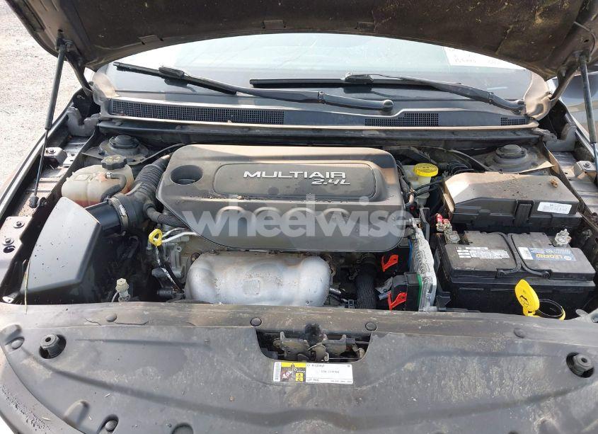 Photo 10 of 2015 Chrysler 200 LIMITED (VIN 1C3CCCAB0FN504134)