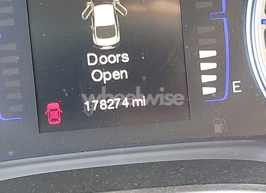 Photo 16 of 2015 Chrysler 200 LIMITED (VIN 1C3CCCAB0FN531642)