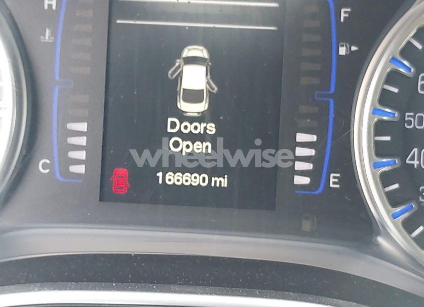 Photo 15 of 2015 Chrysler 200 LIMITED (VIN 1C3CCCAB0FN559120)