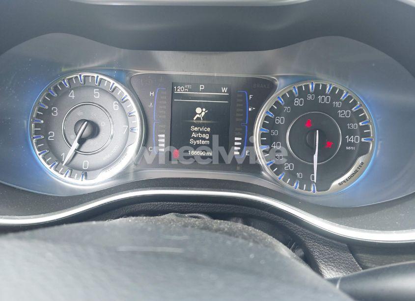 Photo 7 of 2015 Chrysler 200 LIMITED (VIN 1C3CCCAB0FN559120)