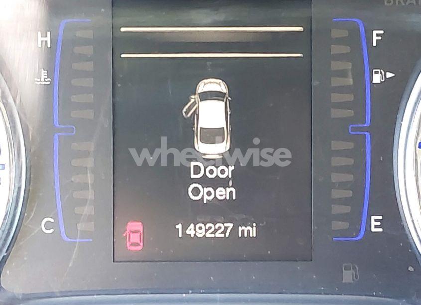 Photo 12 of 2015 Chrysler 200 LIMITED (VIN 1C3CCCAB0FN560235)