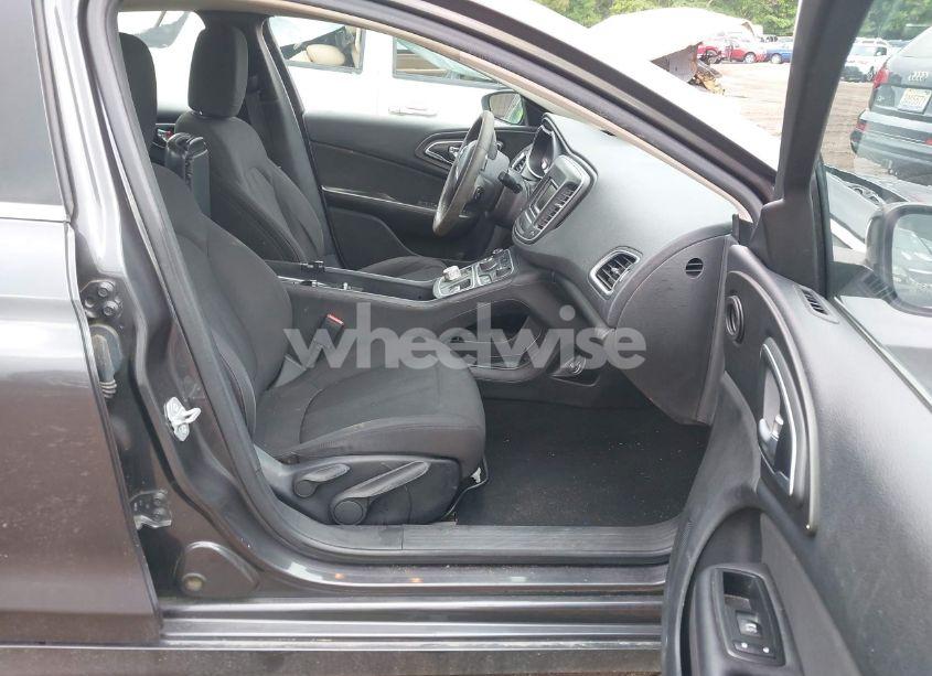 Photo 5 of 2015 Chrysler 200 LIMITED (VIN 1C3CCCAB0FN563085)