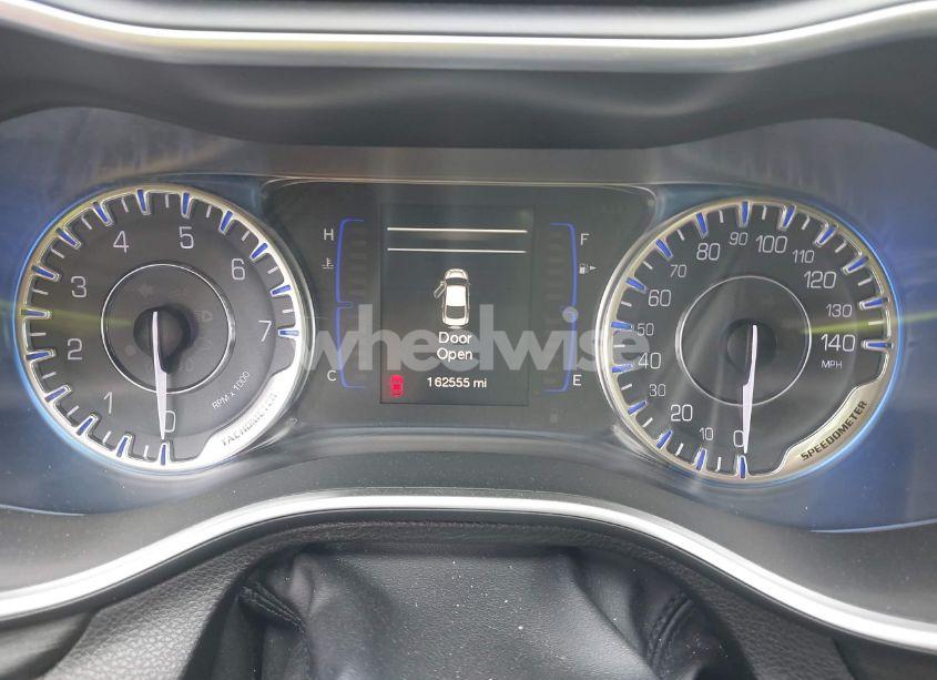 Photo 7 of 2015 Chrysler 200 LIMITED (VIN 1C3CCCAB0FN563085)