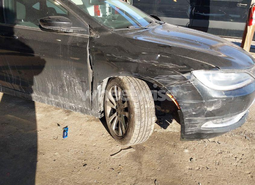 Photo 6 of 2015 Chrysler 200 LIMITED (VIN 1C3CCCAB0FN564429)