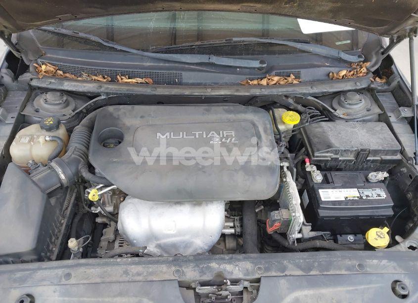 Photo 10 of 2015 Chrysler 200 LIMITED (VIN 1C3CCCAB0FN575351)