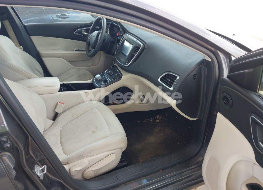 Photo 5 of 2015 Chrysler 200 LIMITED (VIN 1C3CCCAB0FN575351)