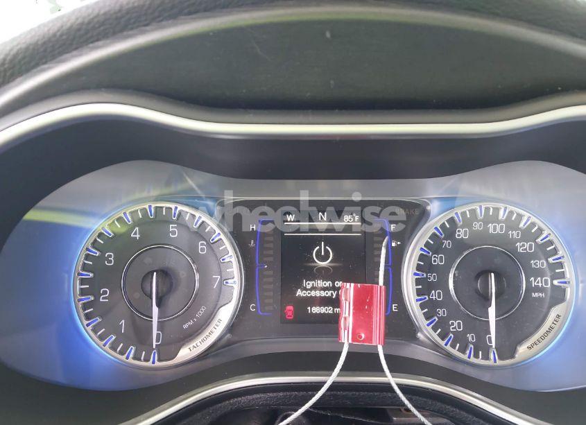 Photo 7 of 2015 Chrysler 200 LIMITED (VIN 1C3CCCAB0FN575351)