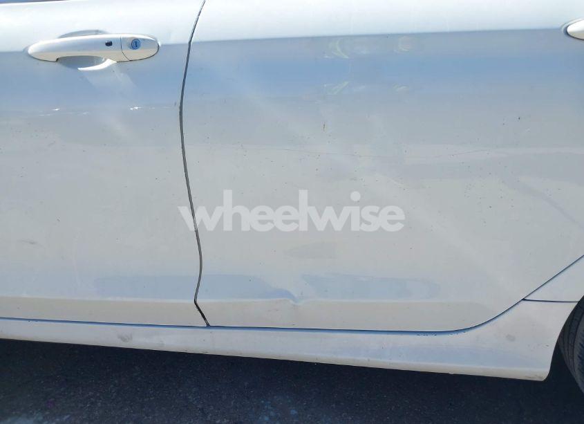 Photo 14 of 2015 Chrysler 200 LIMITED (VIN 1C3CCCAB0FN578220)