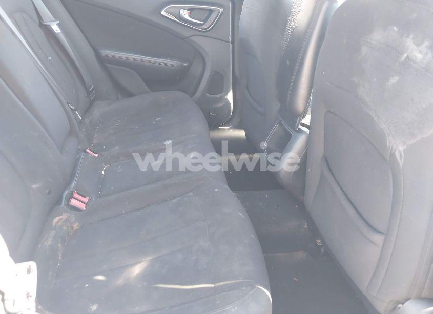 Photo 8 of 2015 Chrysler 200 LIMITED (VIN 1C3CCCAB0FN578220)