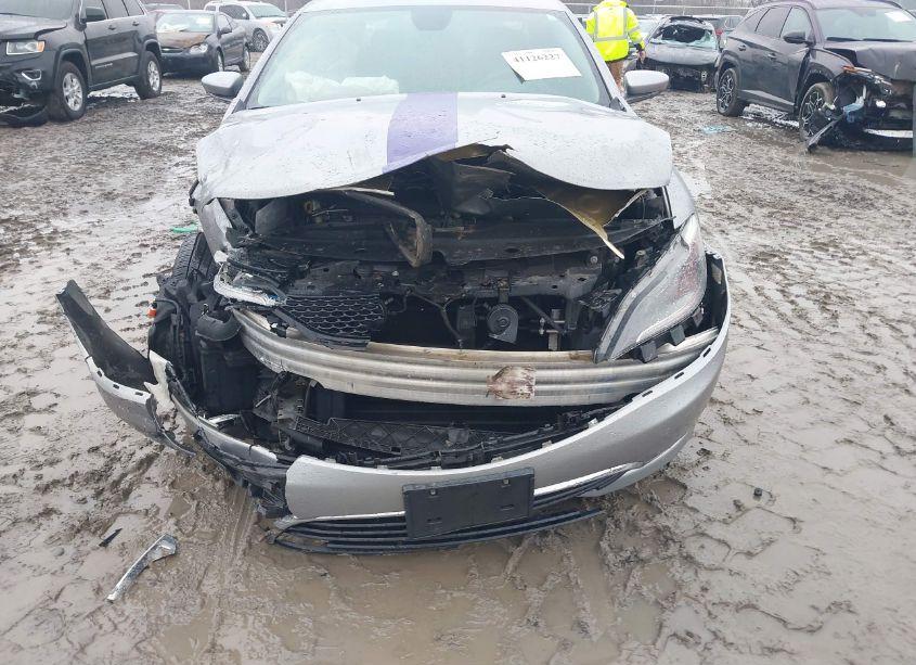 Photo 12 of 2015 Chrysler 200 LIMITED (VIN 1C3CCCAB0FN580050)