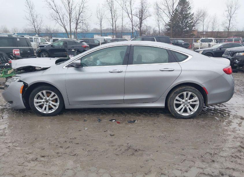 Photo 14 of 2015 Chrysler 200 LIMITED (VIN 1C3CCCAB0FN580050)
