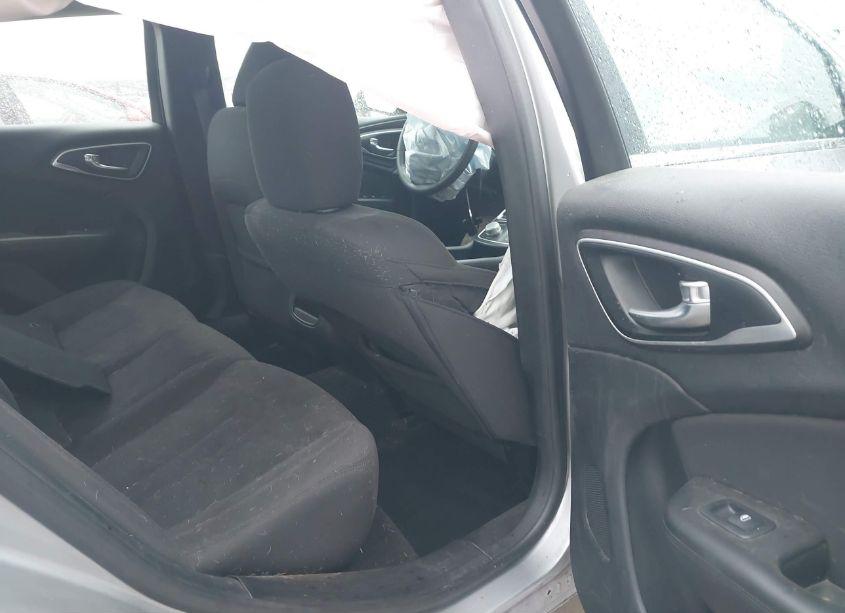 Photo 8 of 2015 Chrysler 200 LIMITED (VIN 1C3CCCAB0FN580050)