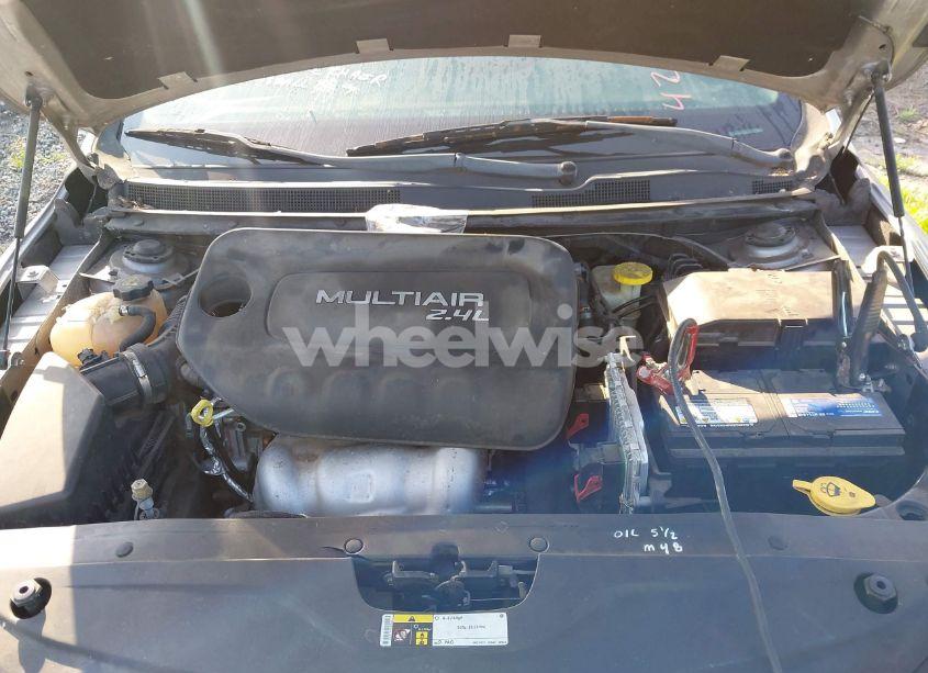 Photo 10 of 2015 Chrysler 200 LIMITED (VIN 1C3CCCAB0FN583630)