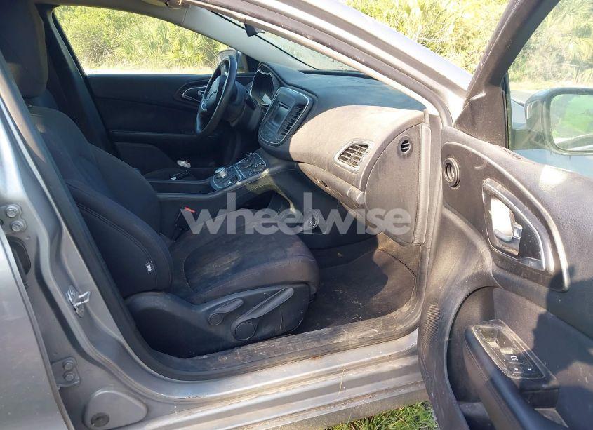 Photo 5 of 2015 Chrysler 200 LIMITED (VIN 1C3CCCAB0FN583630)