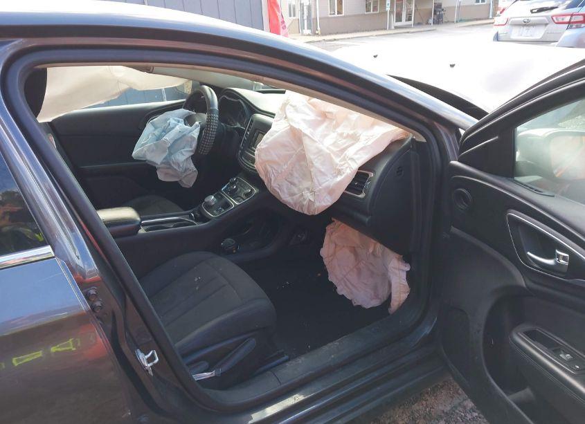 Photo 5 of 2015 Chrysler 200 LIMITED (VIN 1C3CCCAB0FN583742)