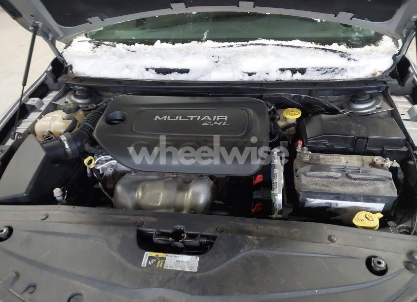 Photo 10 of 2015 Chrysler 200 LIMITED (VIN 1C3CCCAB0FN594658)