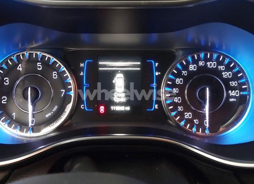 Photo 7 of 2015 Chrysler 200 LIMITED (VIN 1C3CCCAB0FN594658)