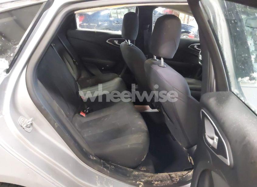 Photo 8 of 2015 Chrysler 200 LIMITED (VIN 1C3CCCAB0FN594658)