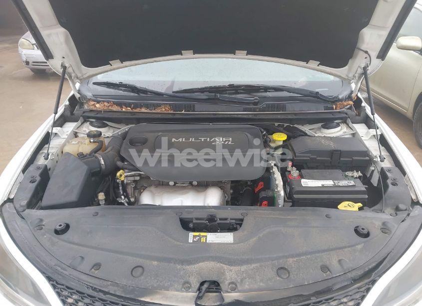 Photo 10 of 2015 Chrysler 200 LIMITED (VIN 1C3CCCAB0FN599181)