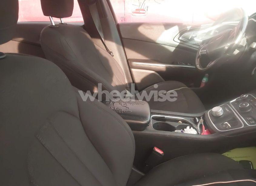 Photo 5 of 2015 Chrysler 200 LIMITED (VIN 1C3CCCAB0FN599181)