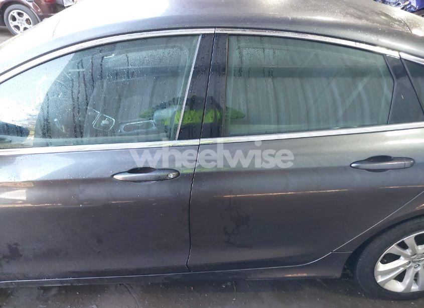 Photo 14 of 2015 Chrysler 200 LIMITED (VIN 1C3CCCAB0FN602239)