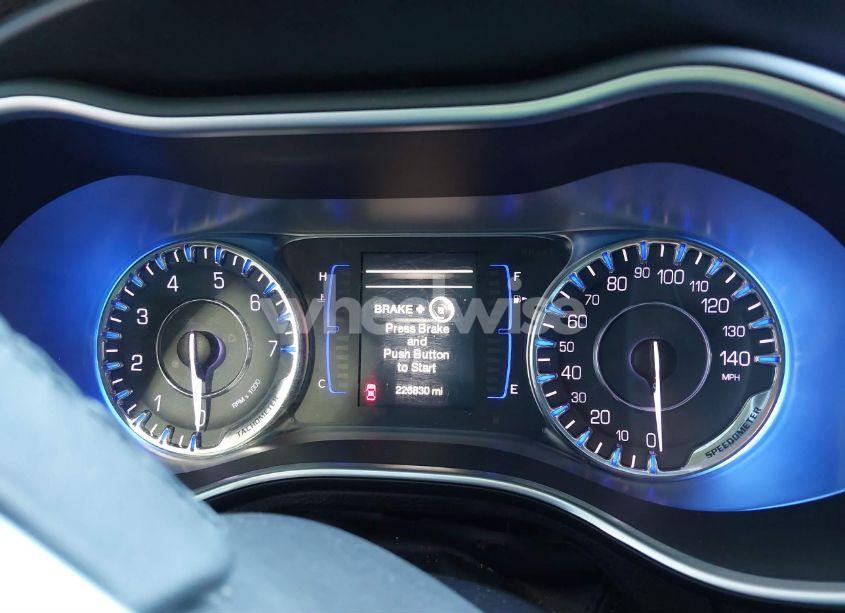 Photo 15 of 2015 Chrysler 200 LIMITED (VIN 1C3CCCAB0FN602239)