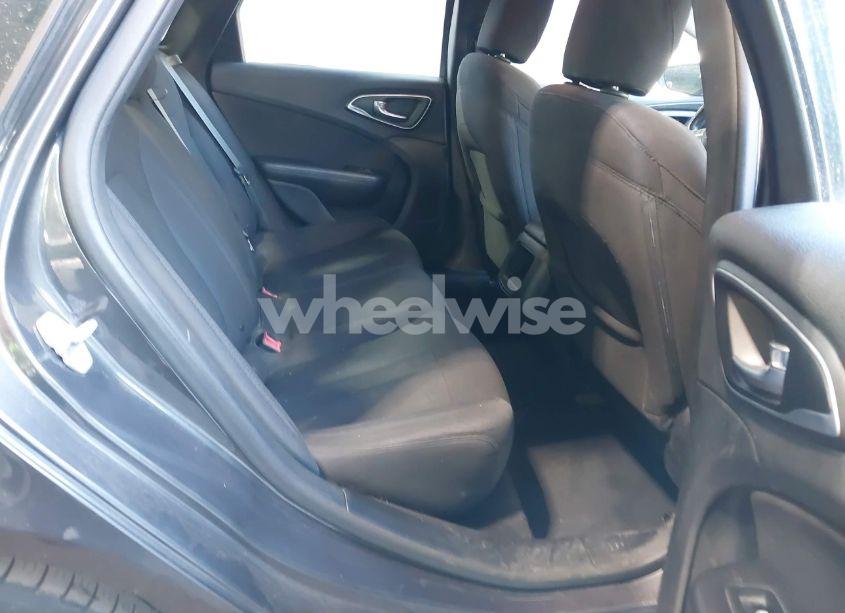 Photo 8 of 2015 Chrysler 200 LIMITED (VIN 1C3CCCAB0FN602239)