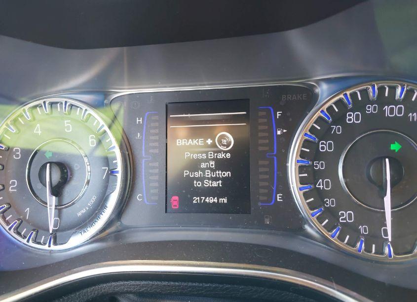 Photo 7 of 2015 Chrysler 200 LIMITED (VIN 1C3CCCAB0FN608011)