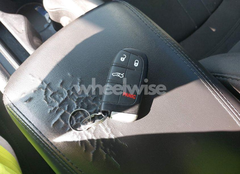 Photo 11 of 2015 Chrysler 200 LIMITED (VIN 1C3CCCAB0FN608221)