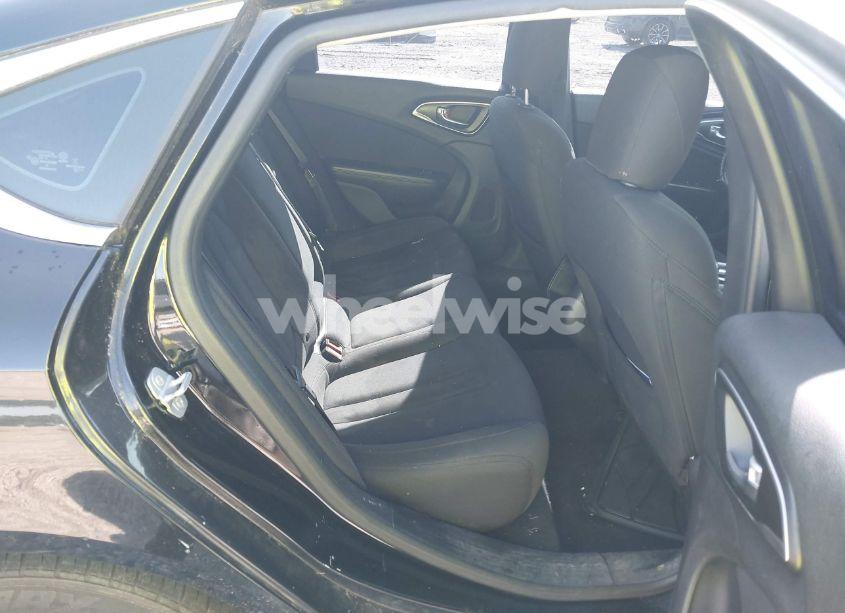 Photo 8 of 2015 Chrysler 200 LIMITED (VIN 1C3CCCAB0FN608221)