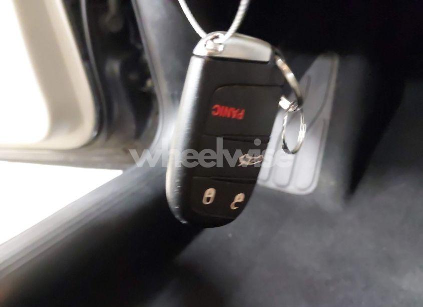 Photo 11 of 2015 Chrysler 200 LIMITED (VIN 1C3CCCAB0FN622426)