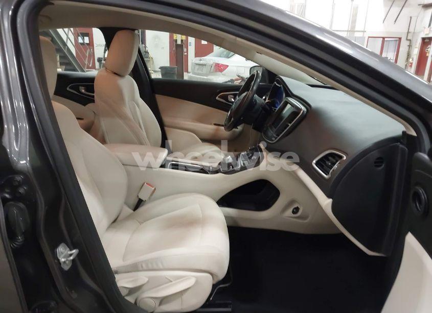 Photo 5 of 2015 Chrysler 200 LIMITED (VIN 1C3CCCAB0FN622426)