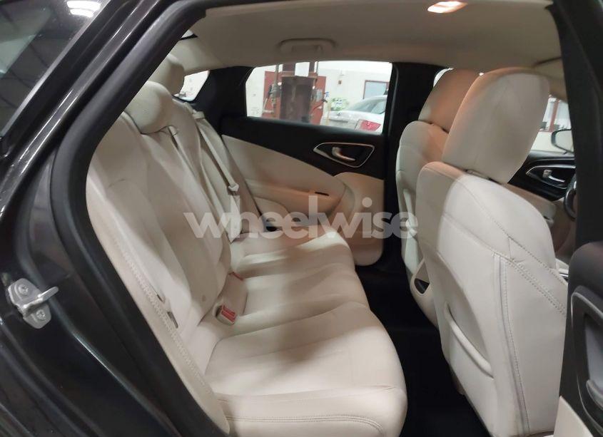 Photo 8 of 2015 Chrysler 200 LIMITED (VIN 1C3CCCAB0FN622426)