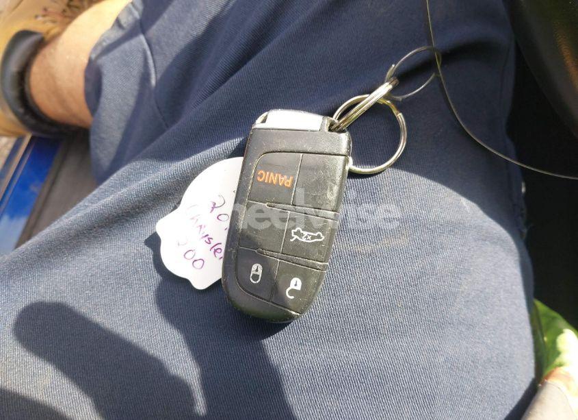 Photo 11 of 2015 Chrysler 200 LIMITED (VIN 1C3CCCAB0FN628534)