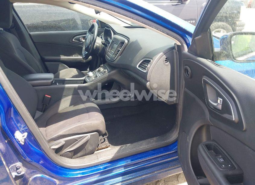 Photo 5 of 2015 Chrysler 200 LIMITED (VIN 1C3CCCAB0FN628534)