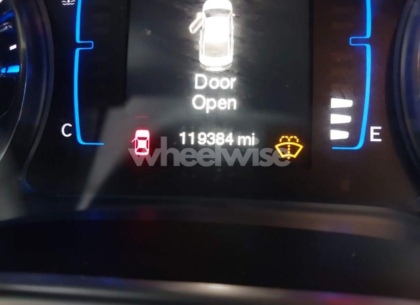 Photo 15 of 2015 Chrysler 200 LIMITED (VIN 1C3CCCAB0FN640618)