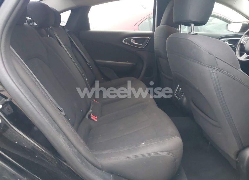 Photo 8 of 2015 Chrysler 200 LIMITED (VIN 1C3CCCAB0FN640618)