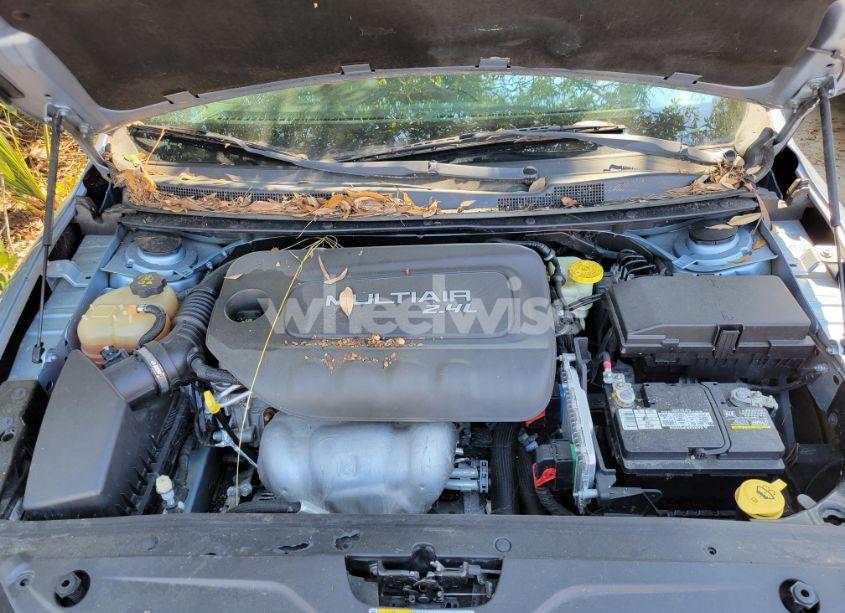 Photo 10 of 2015 Chrysler 200 LIMITED (VIN 1C3CCCAB0FN656088)