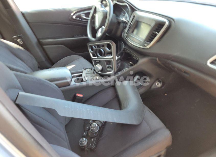 Photo 5 of 2015 Chrysler 200 LIMITED (VIN 1C3CCCAB0FN656088)