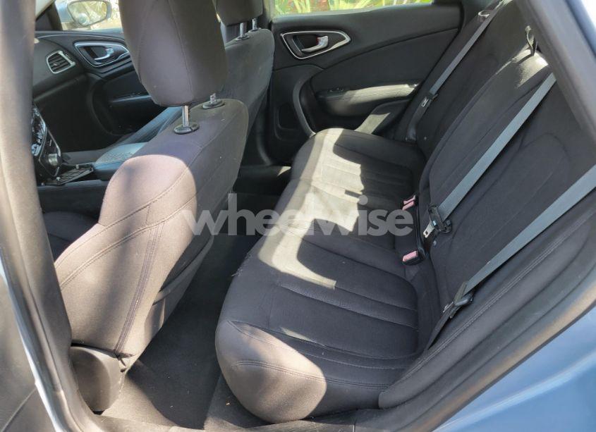 Photo 8 of 2015 Chrysler 200 LIMITED (VIN 1C3CCCAB0FN656088)