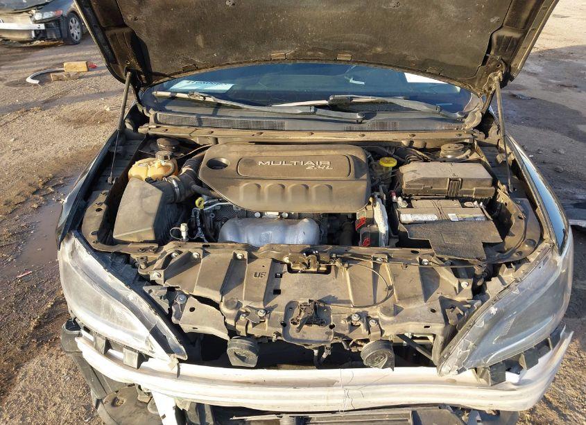 Photo 10 of 2015 Chrysler 200 LIMITED (VIN 1C3CCCAB0FN657967)