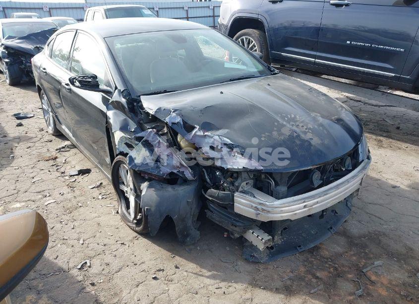 2015 Chrysler 200 LIMITED (VIN 1C3CCCAB0FN670248) main photo