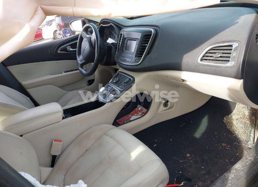 Photo 5 of 2015 Chrysler 200 LIMITED (VIN 1C3CCCAB0FN670248)