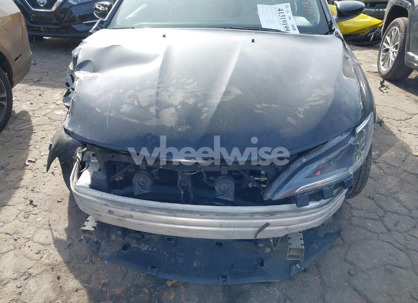 Photo 6 of 2015 Chrysler 200 LIMITED (VIN 1C3CCCAB0FN670248)