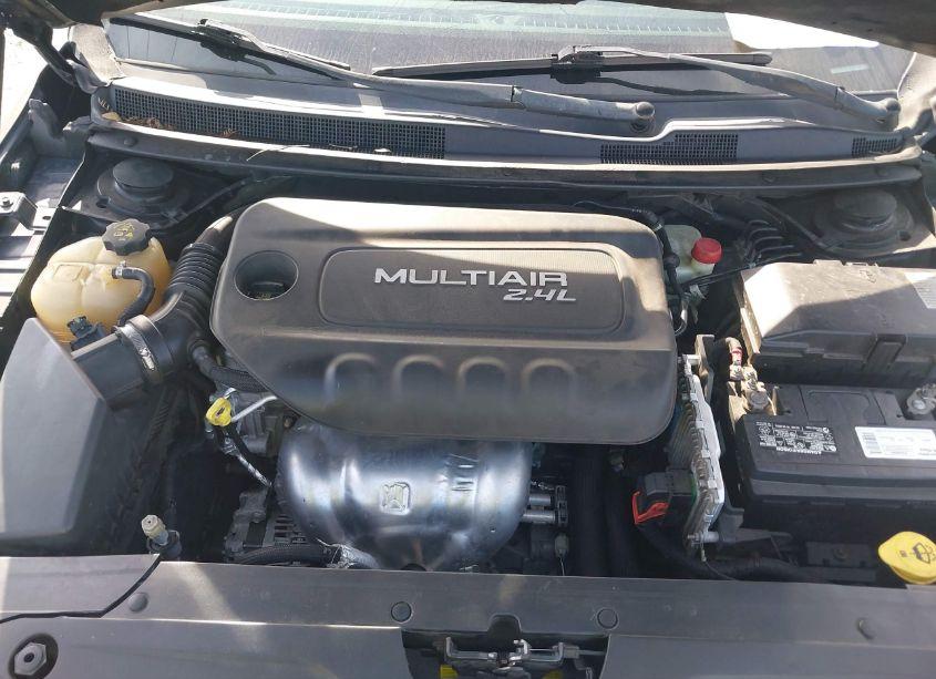 Photo 10 of 2015 Chrysler 200 LIMITED (VIN 1C3CCCAB0FN687325)